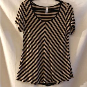 ◼️LuLaRoe Classic T, size M, NWOT◼️